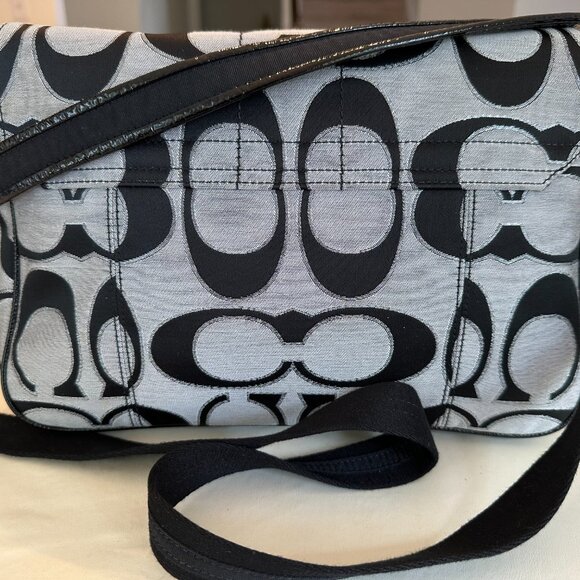 Coach Bag Purse w/ should strap - Picture 5 of 7